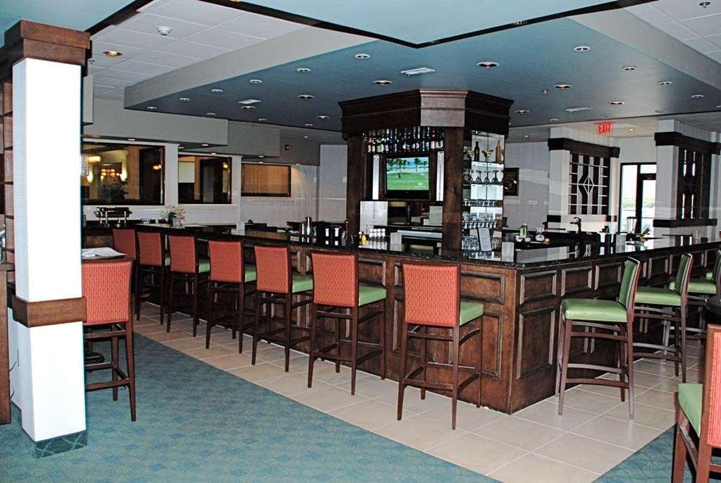 Doubletree By Hilton Fayetteville Restaurant bilde