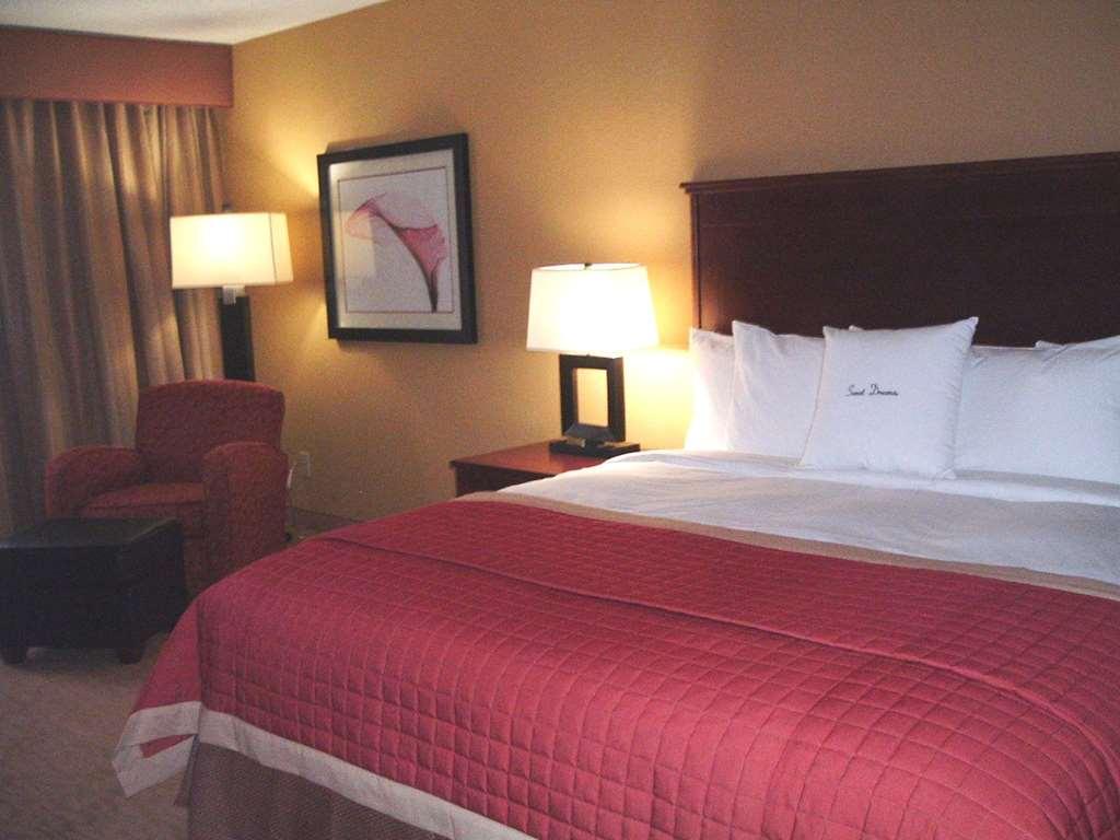 Doubletree By Hilton Fayetteville Rom bilde