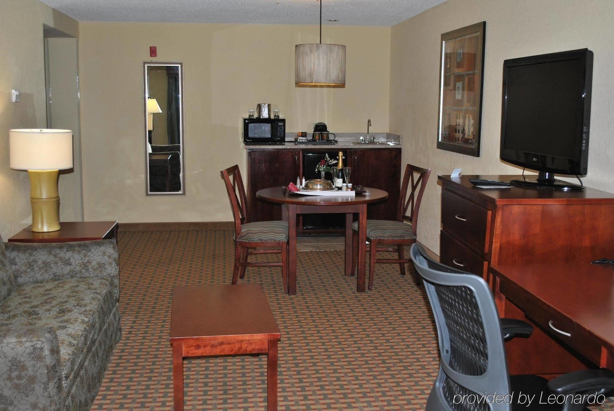 Doubletree By Hilton Fayetteville Eksteriør bilde